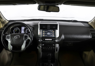 Подержанный автомобиль Toyota Land Cruiser Prado 2011 года (13 фото)