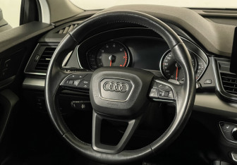 Подержанный автомобиль Audi Q5 2018 года (14 фото)