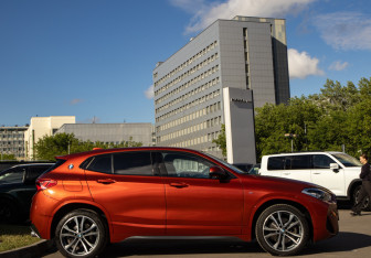 Подержанный автомобиль BMW X2 2020 года (3 фото)