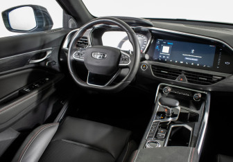 Подержанный автомобиль Geely Tugella 2023 года (14 фото)