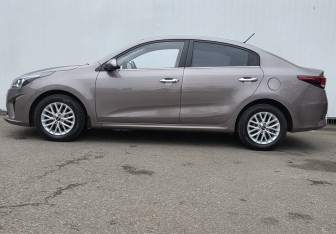 Подержанный автомобиль Kia Rio Sedan 2021 года (8 фото)