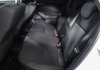 Подержанный автомобиль Ford Focus Sedan 2018 года (9 фото)