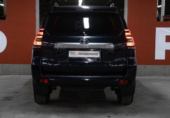 Подержанный автомобиль Toyota Land Cruiser Prado 2019 года (6 фото)