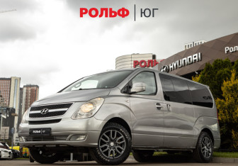 Подержанный автомобиль Hyundai Grand Starex 2014 года (1 фото)