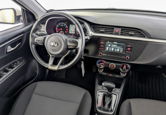 Подержанный автомобиль Kia Rio Sedan 2021 года (26 фото)