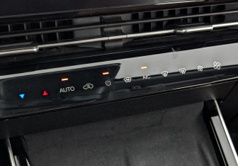 Подержанный автомобиль Omoda C5 2023 года (26 фото)