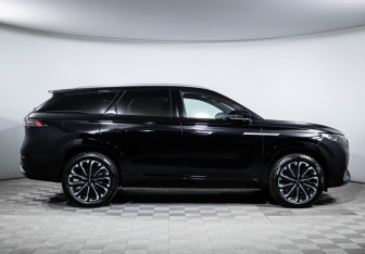 Подержанный автомобиль Jaecoo J8 2024 года (4 фото)