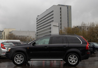 Подержанный автомобиль Volvo XC90 2005 года (6 фото)