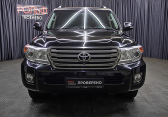 Подержанный автомобиль Toyota Land Cruiser Suv 2012 года (2 фото)