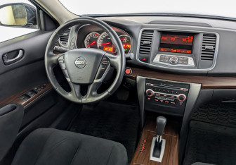 Подержанный автомобиль Nissan Teana 2011 года (28 фото)