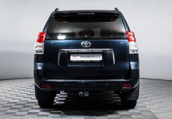 Подержанный автомобиль Toyota Land Cruiser Prado 2012 года (6 фото)