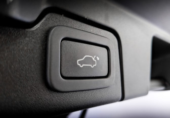 Подержанный автомобиль Land Rover Range Rover Evoque 2015 года (27 фото)