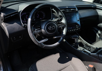 Подержанный автомобиль Hyundai Tucson 2021 года (15 фото)