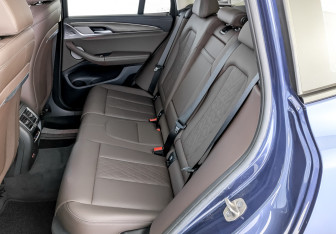 Подержанный автомобиль BMW X3 2022 года (12 фото)