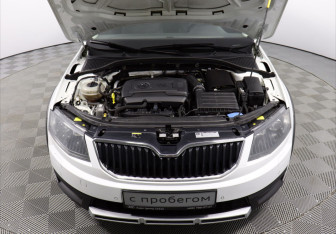 Подержанный автомобиль Skoda Octavia Wagon 2014 года (7 фото)