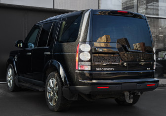 Подержанный автомобиль Land Rover Discovery 2014 года (6 фото)