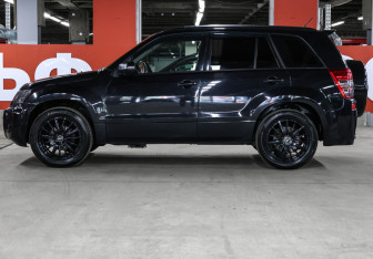 Подержанный автомобиль Suzuki Grand Vitara 2008 года (8 фото)