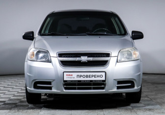 Подержанный автомобиль Chevrolet Aveo Sedan 2010 года (2 фото)