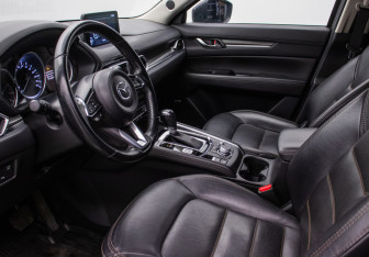 Подержанный автомобиль Mazda CX-5 2021 года (10 фото)