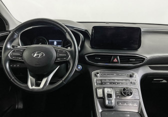 Подержанный автомобиль Hyundai Santa Fe 2021 года (12 фото)