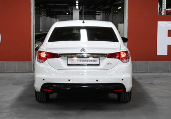 Подержанный автомобиль Citroen C4 Sedan 2014 года (6 фото)