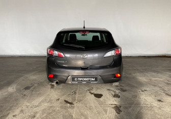 Подержанный автомобиль Mazda 3 Hatchback 2013 года (5 фото)