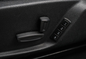 Подержанный автомобиль Ford Mondeo Sedan 2012 года (14 фото)