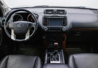 Подержанный автомобиль Toyota Land Cruiser Prado 2016 года (13 фото)