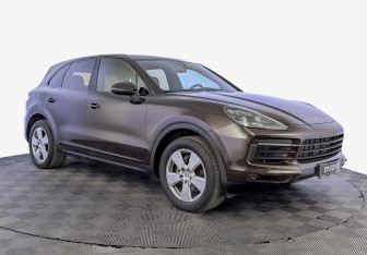 Подержанный автомобиль Porsche Cayenne 2019 года (3 фото)