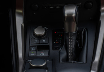 Подержанный автомобиль Lexus NX 2016 года (17 фото)
