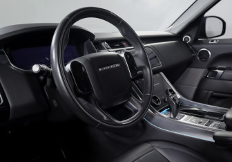 Подержанный автомобиль Land Rover Range Rover Sport 2020 года (14 фото)