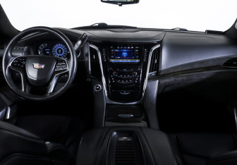 Подержанный автомобиль Cadillac Escalade Suv 2018 года (16 фото)