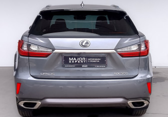 Подержанный автомобиль Lexus RX 2019 года (6 фото)