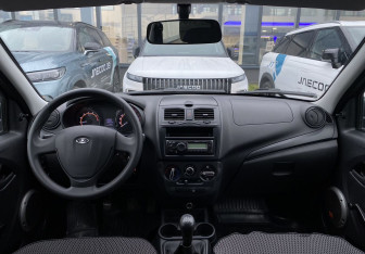 Подержанный автомобиль LADA (ВАЗ) Granta Hatchback 2018 года (12 фото)