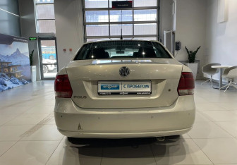 Подержанный автомобиль Volkswagen Polo Sedan 2011 года (5 фото)