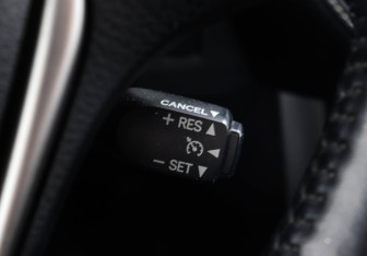 Подержанный автомобиль Toyota RAV4 2017 года (15 фото)
