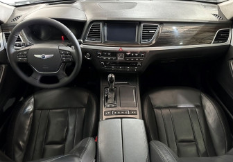 Подержанный автомобиль Hyundai Genesis 2014 года (9 фото)