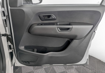 Подержанный автомобиль Volkswagen Amarok 2018 года (24 фото)