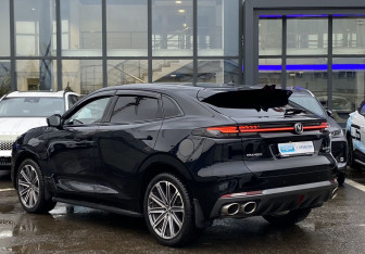 Подержанный автомобиль Changan UNI-K 2023 года (7 фото)