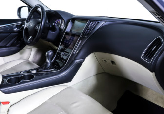 Подержанный автомобиль Infiniti Q50 2014 года (11 фото)