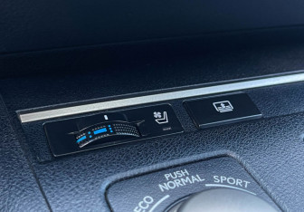 Подержанный автомобиль Lexus ES 2014 года (17 фото)