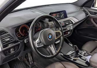 Подержанный автомобиль BMW X3 2020 года (15 фото)
