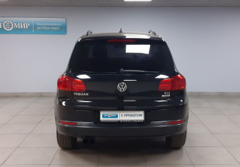 Подержанный автомобиль Volkswagen Tiguan 2015 года (6 фото)