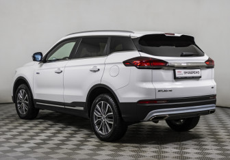 Подержанный автомобиль Geely Atlas Pro 2022 года (7 фото)