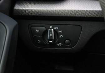 Подержанный автомобиль Audi Q5 2025 года (30 фото)