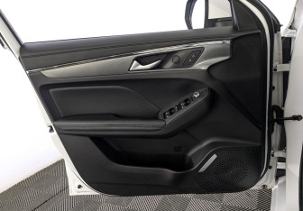 Подержанный автомобиль Haval Jolion 2023 года (19 фото)