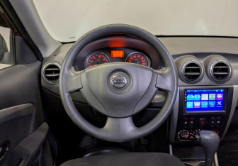 Подержанный автомобиль Nissan Almera Sedan 2013 года (22 фото)