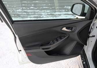 Подержанный автомобиль Ford Focus Hatchback 2018 года (19 фото)