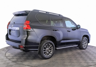 Подержанный автомобиль Toyota Land Cruiser Prado 2019 года (5 фото)