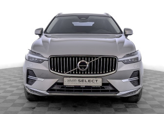Подержанный автомобиль Volvo XC60 2021 года (2 фото)